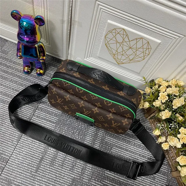 Louis Vuitton Multi Pochette Accessoires Bolsa mensageira marrom verde monograma lona acentuação de canal 14