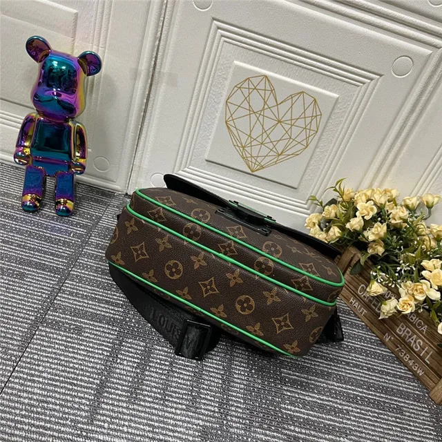 Louis Vuitton Multi Pochette Accessoires Bolsa mensageira marrom verde monograma lona acentuação de canal 17