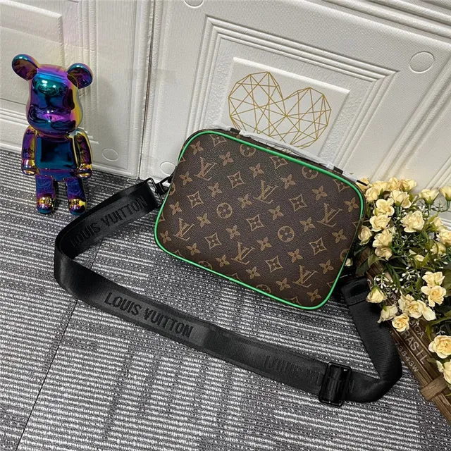 Louis Vuitton Multi Pochette Accessoires Bolsa mensageira marrom verde monograma lona acentuação de canal 18