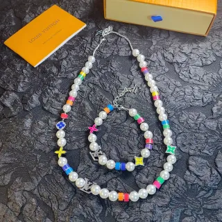 Louis Vuitton 多彩 白珍珠串 搪瓷饰品 项链