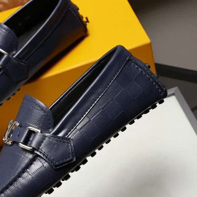 Loafer Louis Vuitton Couro Matelassé Navy Silver Fivela Metal LV Buckle Alça 5