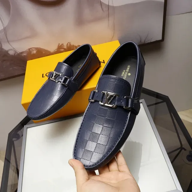 Loafer Louis Vuitton Couro Matelassé Navy Silver Fivela Metal LV Buckle Alça 7