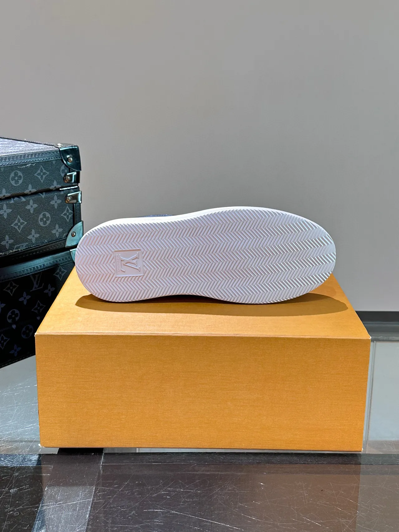 Louis Vuitton Navy White Monogram Leather Platform Sole Lifestyle Sneakers 9