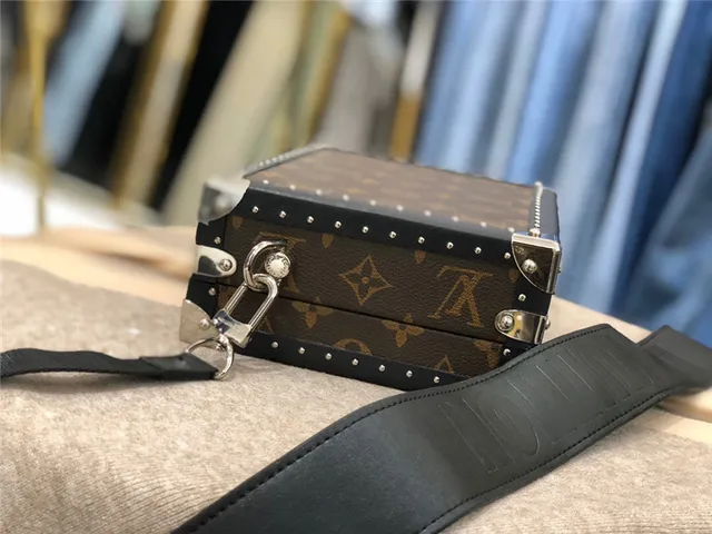 Louis Vuitton Petite Malle Sac Tote Noir Monogramme Style Malle 4