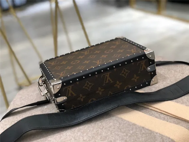 Louis Vuitton Petite Malle Sac Tote Noir Monogramme Style Malle 5
