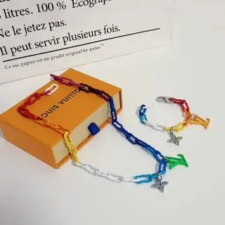 سوار Louis Vuitton سلسلة قوس قزح متعدد الألوان رابط بلاستيكي LV Monogram Charms