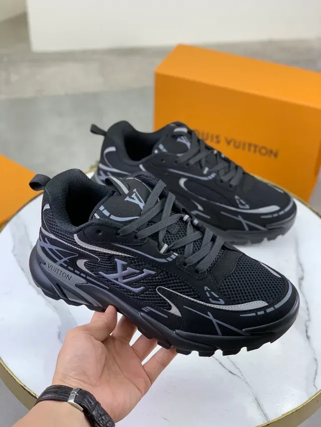 Louis Vuitton Run Away Sneakers Lifestyle Noir et Gris 4