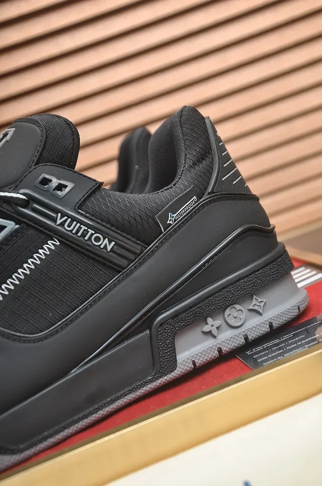 Louis Vuitton Run Away লাইফস্টাইল স্নিকার্স কালো এবং ধূসর 2