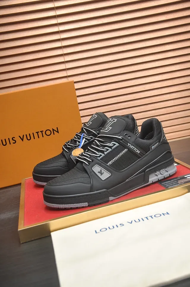 Louis Vuitton Run Away লাইফস্টাইল স্নিকার্স কালো এবং ধূসর 4
