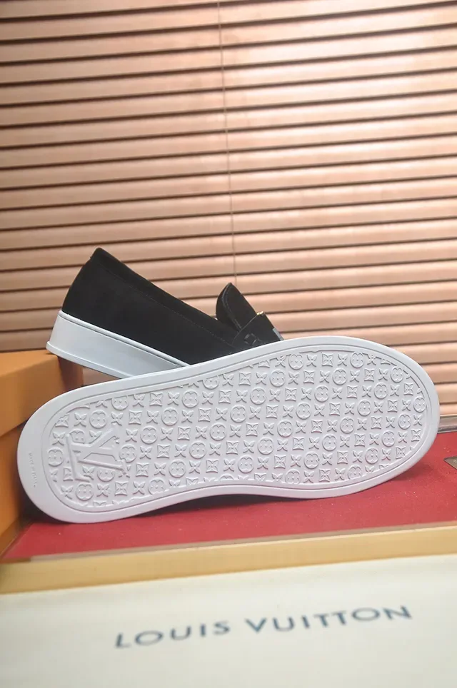 Louis Vuitton Run Away Black White Suede Upper Rubber Sole Loafer 3