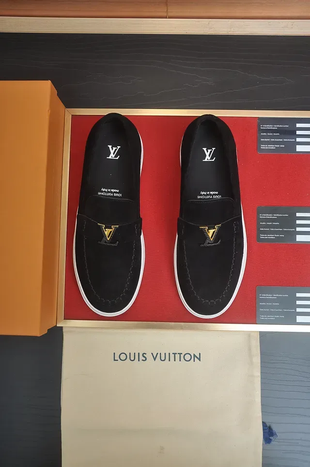 Louis Vuitton Run Away Black White Suede Upper Rubber Sole Loafer 5