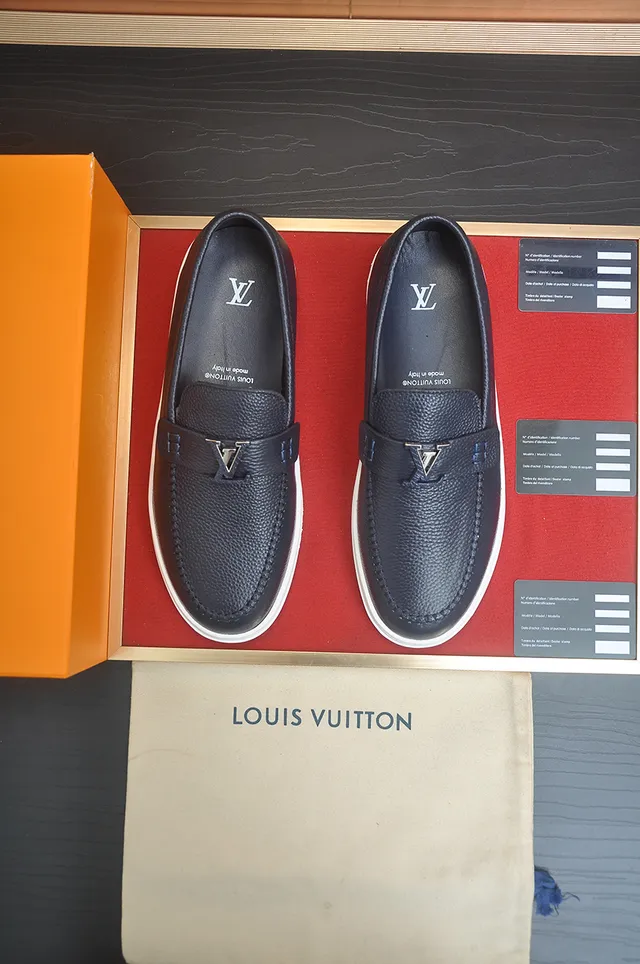 Louis Vuitton Run Away Navy White Pebbled Leather Metal Buckle Strap Loafer 5