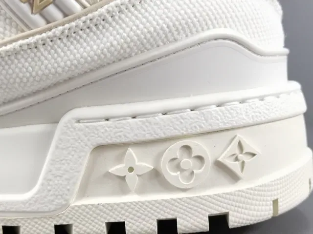 Louis Vuitton Run Away White Beige Monogram Lifestyle Sneakers 7