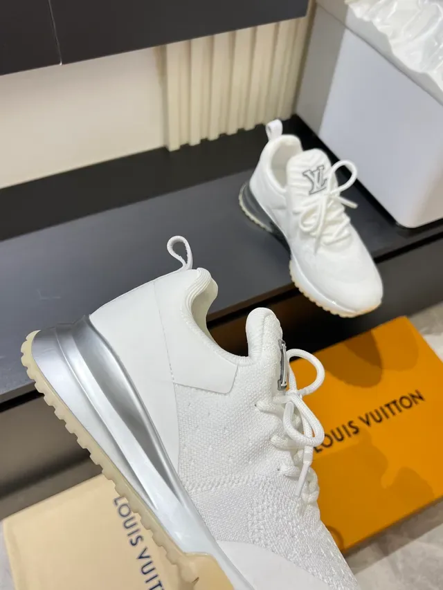 Louis Vuitton Run Away Sneakers Lifestyle Blancs en Tricot 3