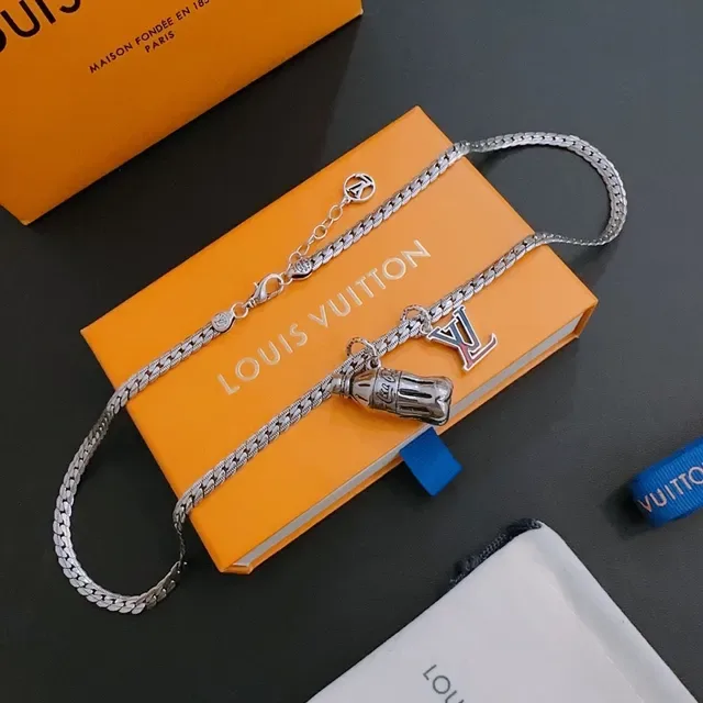 Louis Vuitton Silver Curb Chain Coca-Cola Bottle Charm Necklace 5