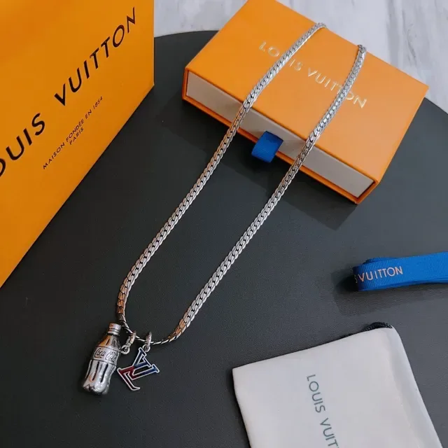 Louis Vuitton Silver Curb Chain Coca-Cola Bottle Charm Necklace 6