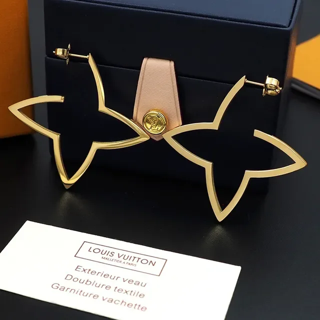 Louis Vuitton Star Outline Gold-Tone Stud Earrings 3