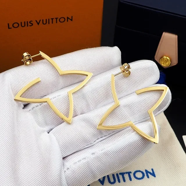 Louis Vuitton Star Outline Gold-Tone Stud Earrings 4