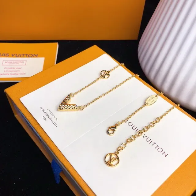 Louis Vuitton V-Shaped Textured Gold-Tone Necklace 7