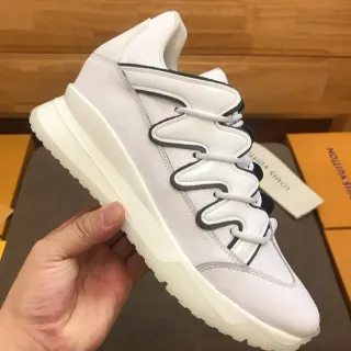 Louis Vuitton Tênis Chunky de Couro Branco e Preto com Sobreposições em Forma de Ondas