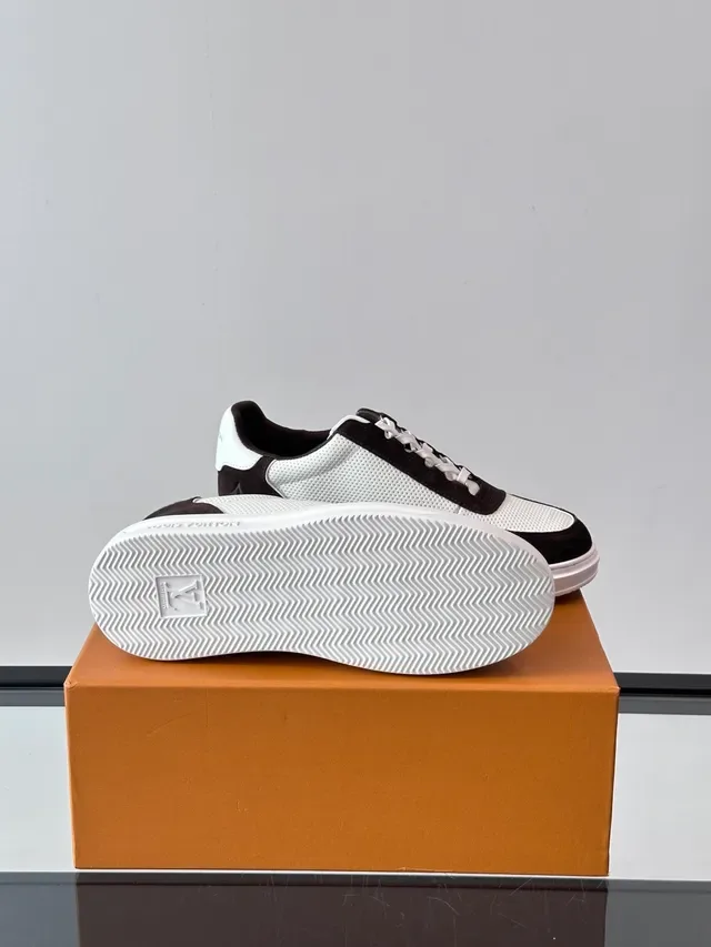Louis Vuitton Tênis Lifestyle Branco e Preto Low-Top Malha Perfurada e Suede 2