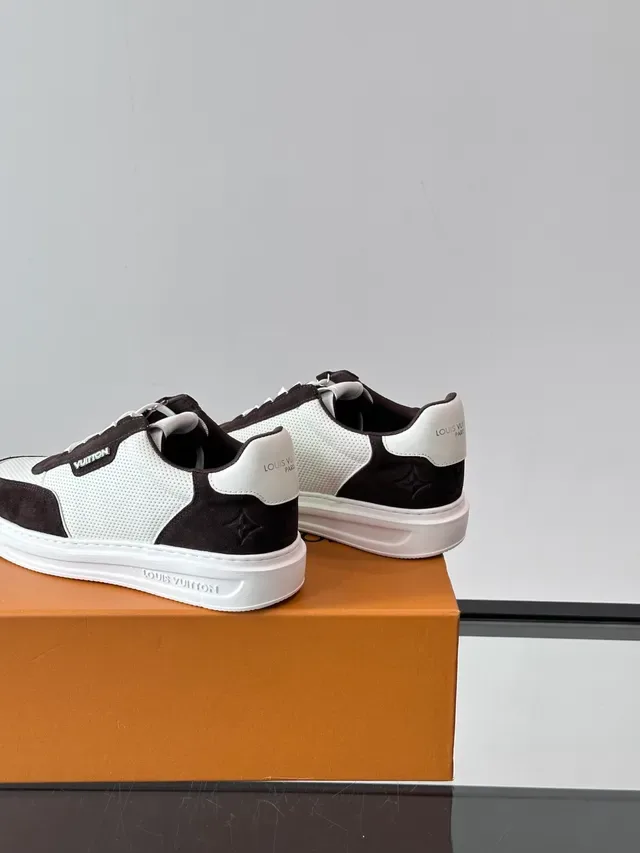 Louis Vuitton Tênis Lifestyle Branco e Preto Low-Top Malha Perfurada e Suede 3