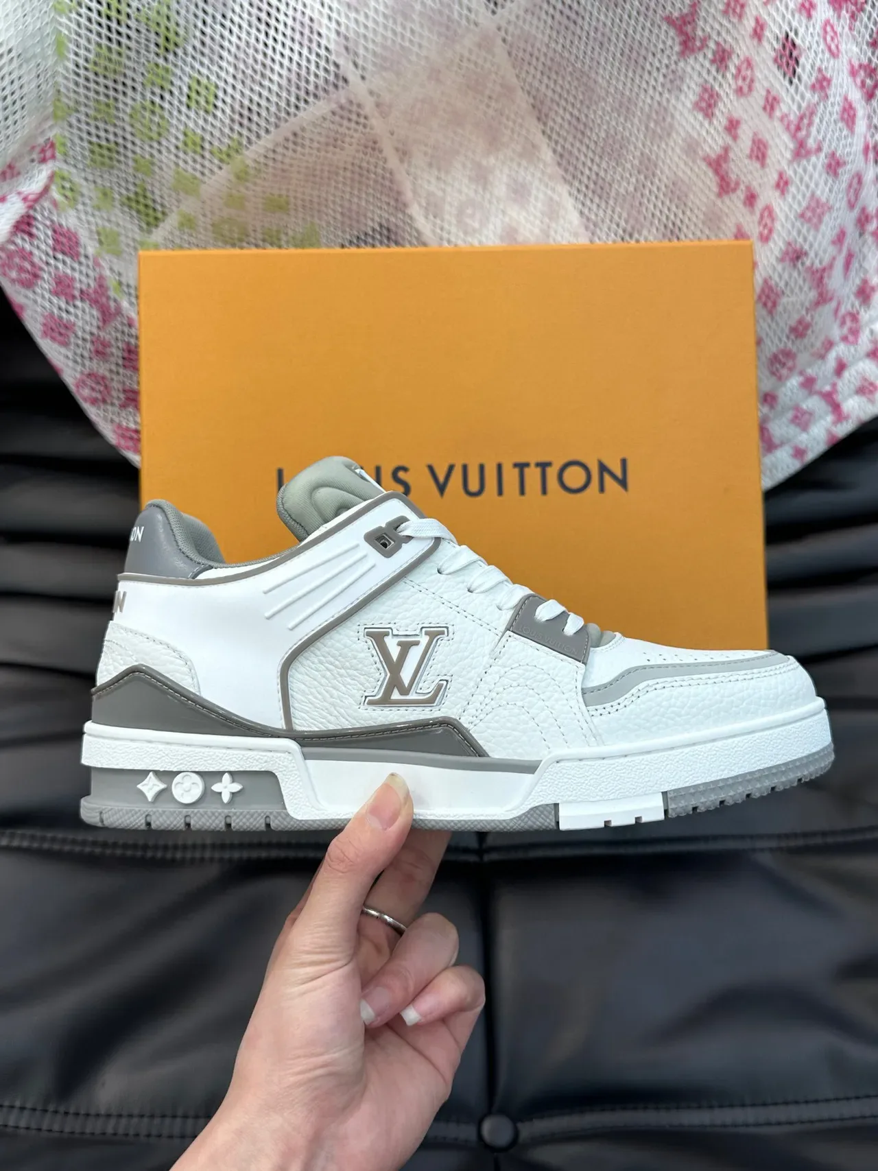Louis Vuitton White Gray Low-Top Textured Leather Lifestyle Sneakers 5