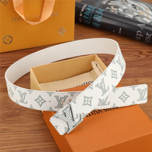 Louis Vuitton cinto de couro branco cinza com impressão de monograma, fivela de bloqueio de giro em tom prateado 5