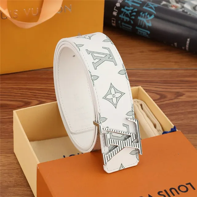 Louis Vuitton cinto de couro branco cinza com impressão de monograma, fivela de bloqueio de giro em tom prateado 6