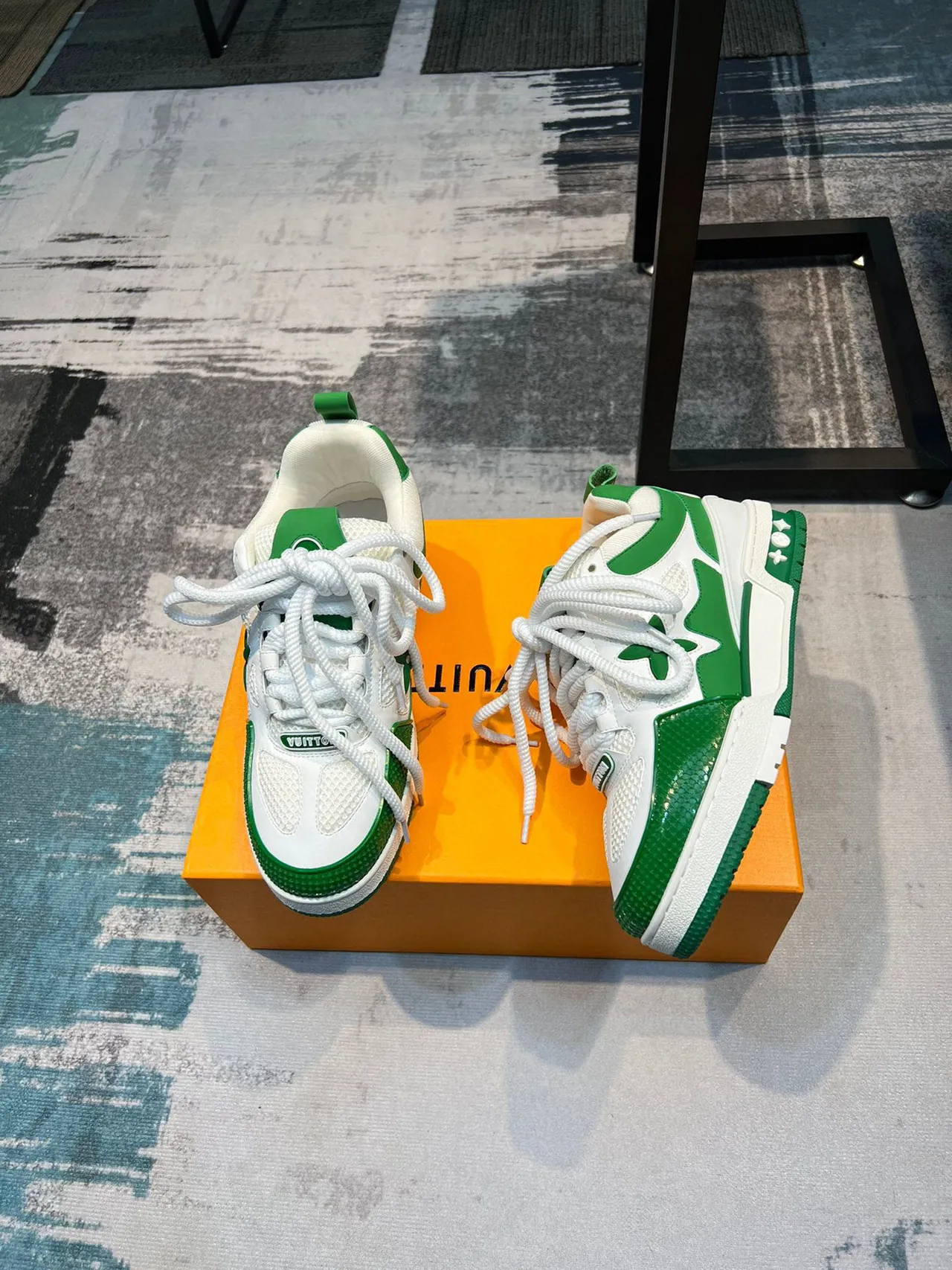 Tênis de skate Louis Vuitton branco e verde low-top com cadarço, mesh e sobreposição sintética texturizada 4