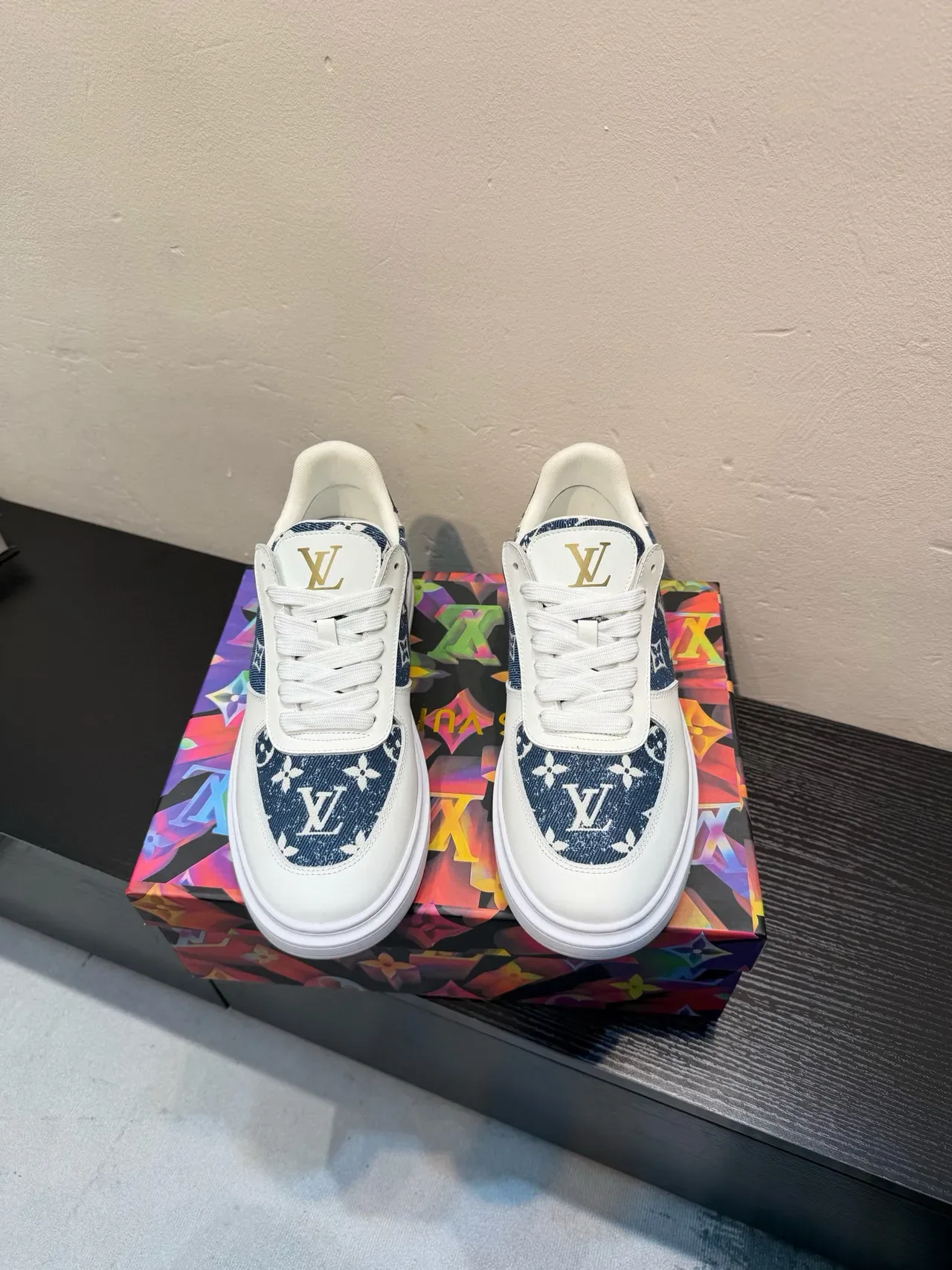 Louis Vuitton White Navy Low-Top Leather-and-Denim Panelled Lifestyle Sneakers 2