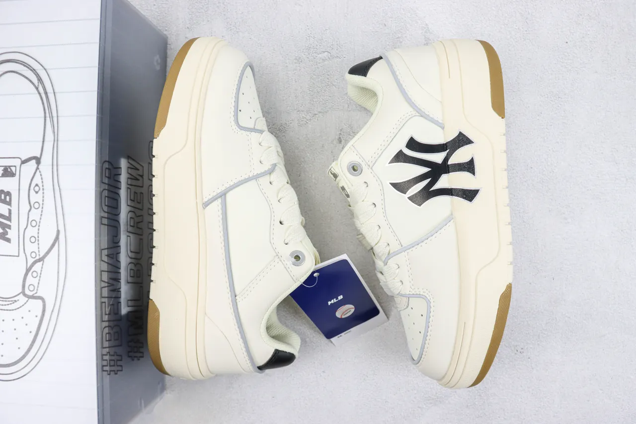 Mitchell & Ness Beige Black Platform Sole Leather Upper Lifestyle Sneakers 2
