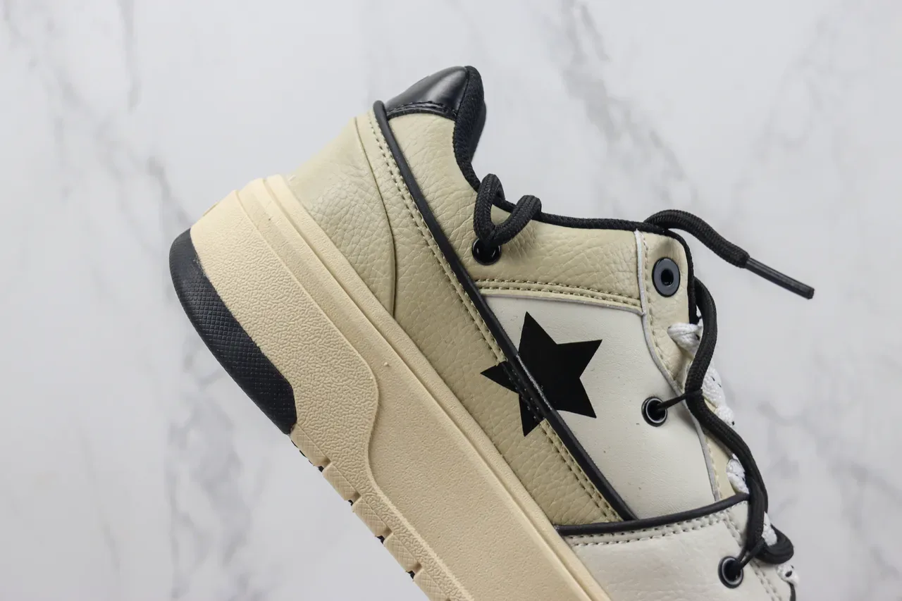 Mitchell & Ness NY Yankees Tênis plataforma creme e preto lifestyle 5