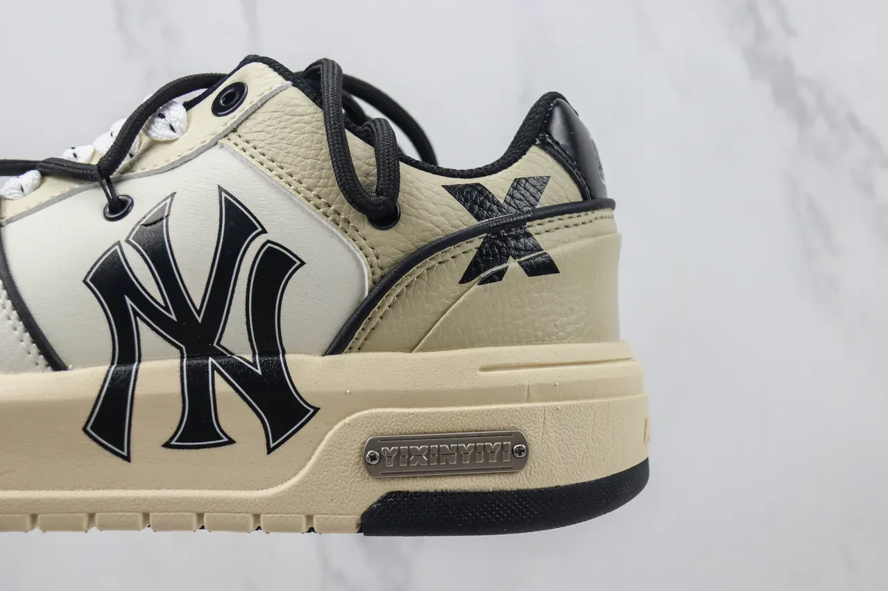 Mitchell & Ness NY Yankees Tênis plataforma creme e preto lifestyle 7