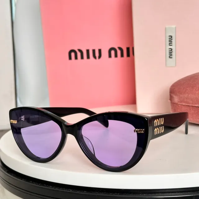 Óculos de sol Miu Miu Cat-Eye com lente gradient 9