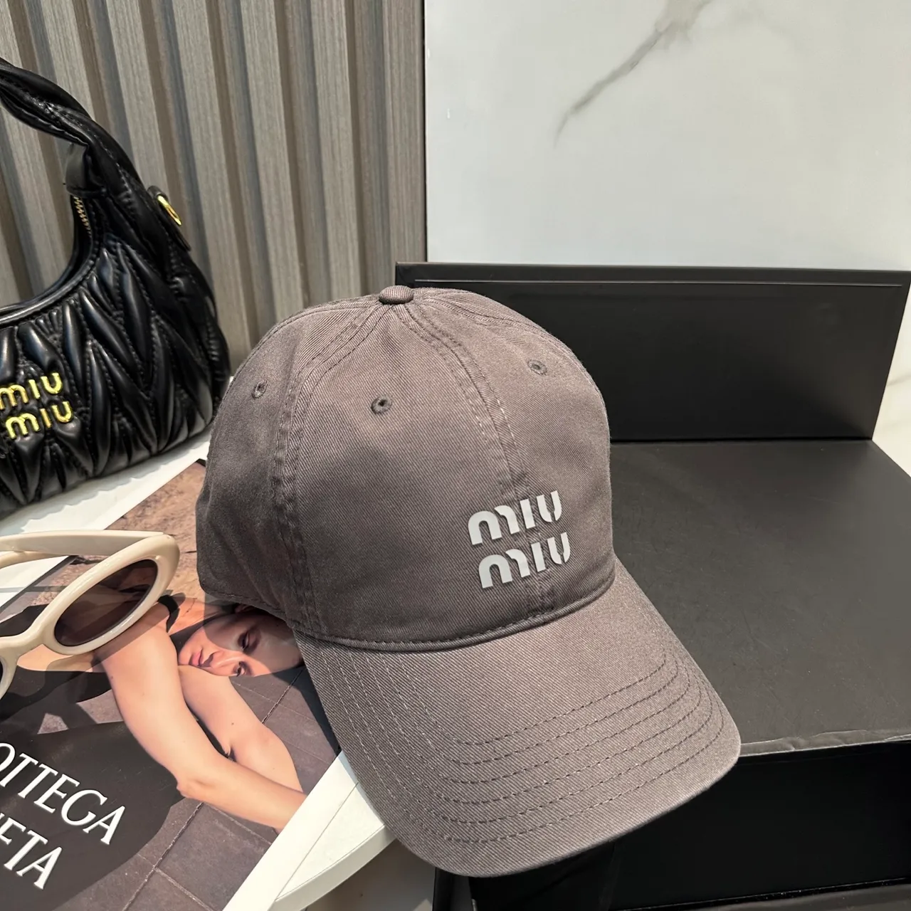 Miu Miu Logo Brodé Gris Foncé Casquette de Baseball 4