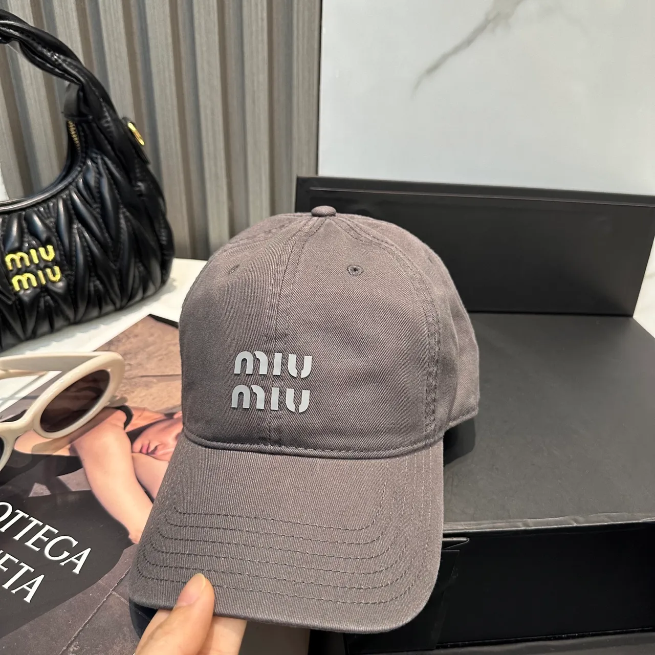 Miu Miu Logo Brodé Gris Foncé Casquette de Baseball 9