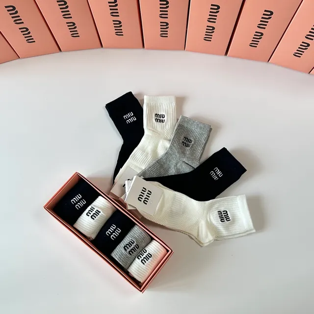 Miu Miu Logo Embroidered Ankle Socks 2