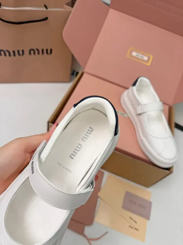 Miu Miu Mary Jane Tênis Branco Navy Couro Superior Tira Logo Mary Jane Sapatos 2