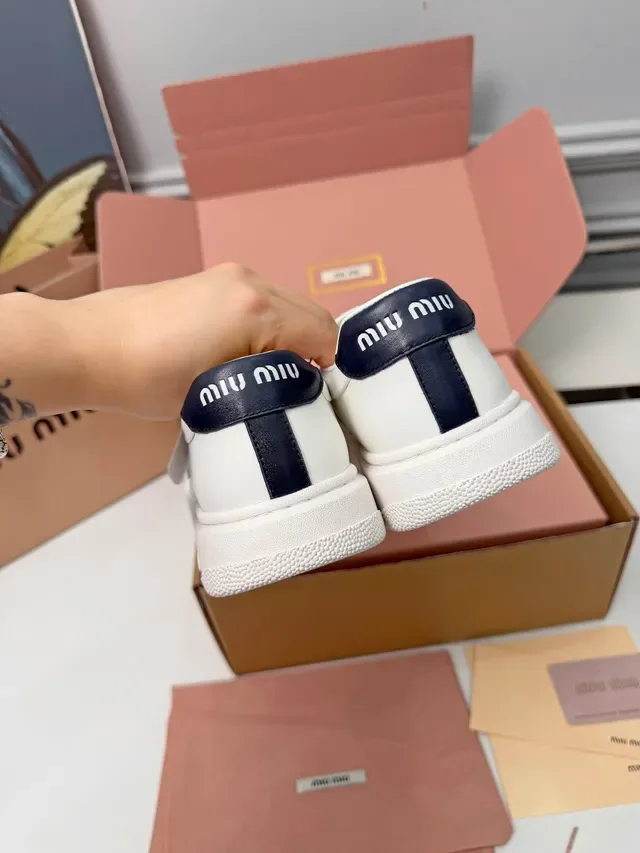 Miu Miu Mary Jane Tênis Branco Navy Couro Superior Tira Logo Mary Jane Sapatos 3