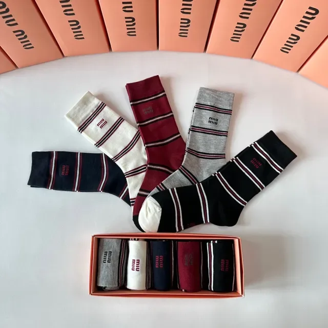Miu Miu Striped Logo-Cuff Crew Socks 8
