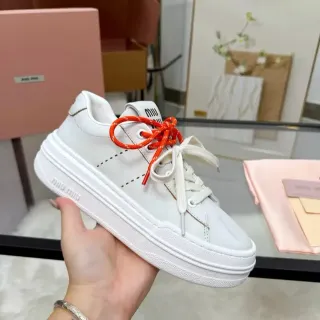 Miu Miu Wander Blanco Naranja Cuero Superior Suela de Plataforma Gruesa Sneakers Lifestyle