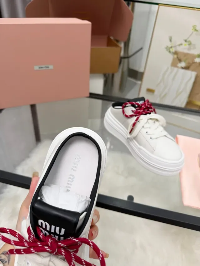 Miu Miu Wander Chaussures Lifestyle Blancs et Rouges en Cuir avec Solaire de Plateforme Épaisse 3