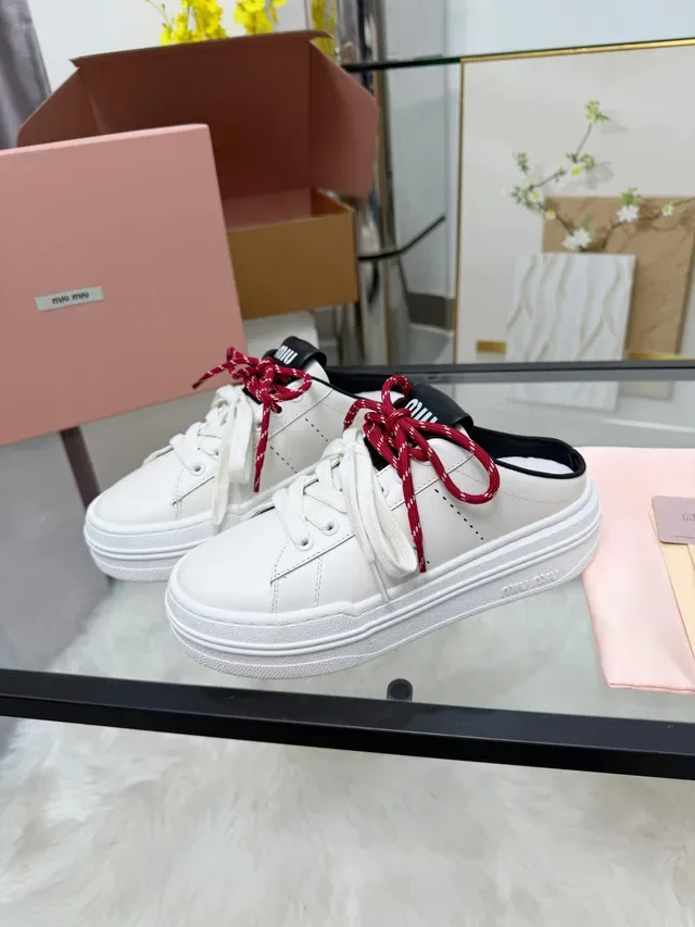 Miu Miu Wander Chaussures Lifestyle Blancs et Rouges en Cuir avec Solaire de Plateforme Épaisse 4