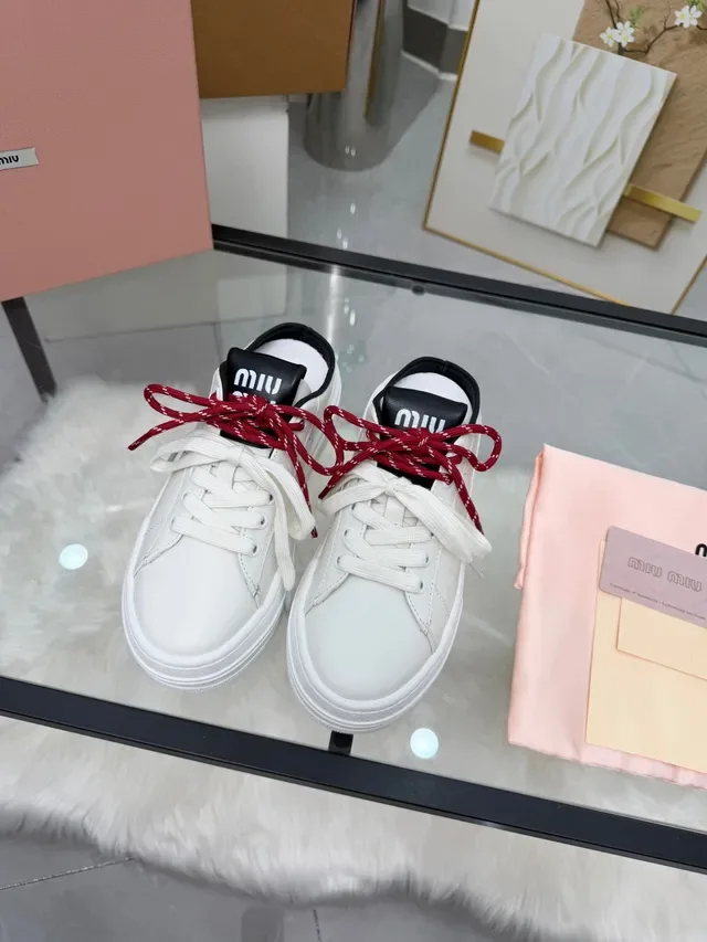 Miu Miu Wander Chaussures Lifestyle Blancs et Rouges en Cuir avec Solaire de Plateforme Épaisse 5