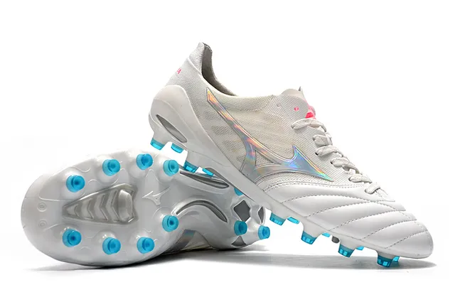 Mizuno Morelia Branco e Dourado para campo firme sapatos de futebol 18