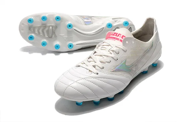 Mizuno Morelia Branco e Dourado para campo firme sapatos de futebol 19
