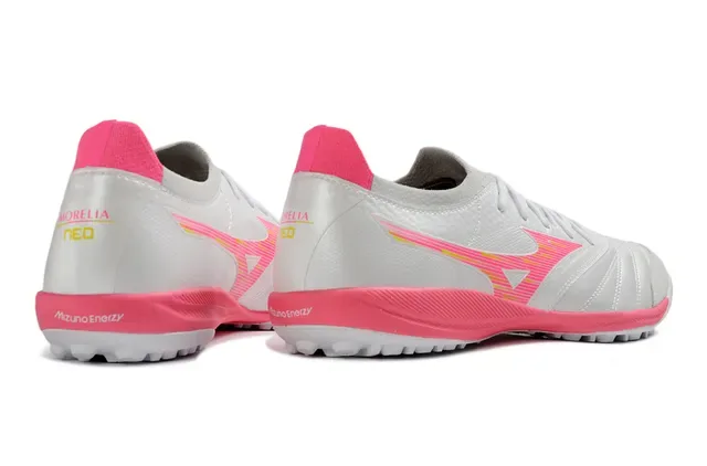 Mizuno White Pink Low-Cut Synthetic Upper Quilted Stitching Detail Turf Soccer Shoes 3