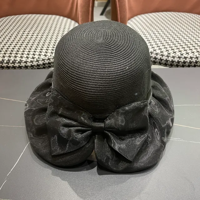 Moncler Fedora noir couronne en paille tressée bord ruffle en satin 7