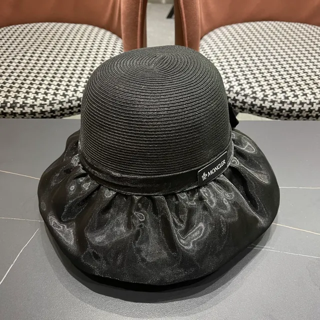 Moncler Fedora noir couronne en paille tressée bord ruffle en satin 8
